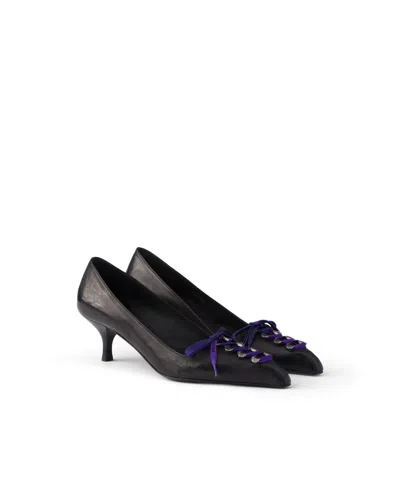 Prada Pumps Aus Antikisiertem Leder In Black