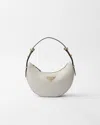 Prada Kleine  Arqué Schultertasche Aus Leder In White