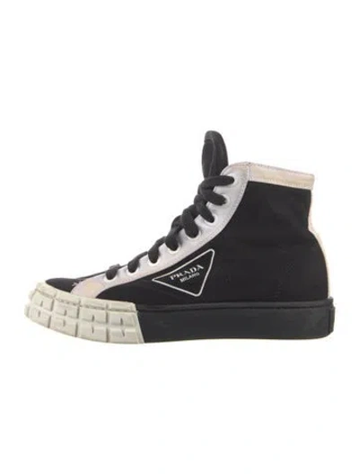 Pre-owned Prada Athletic Sneakers In Black/white
