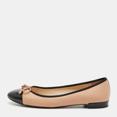 Pre-owned Prada Beige Leather And Patent Leather Cap Toe Ballet Flats Size 37.5 In Sand