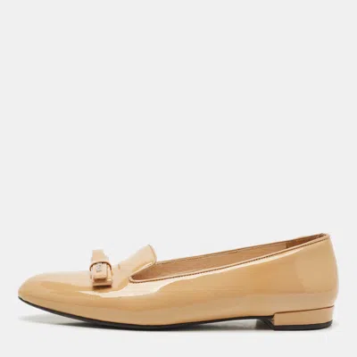 Pre-owned Prada Beige Patent Leather Bow Ballet Flat Size 38 In Sand