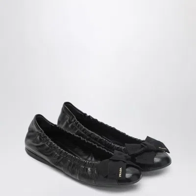 PRADA PRADA BLACK PATENT LEATHER BALLET FLATS WITH BOW