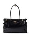 Prada Bonnie Extragrosse Handtasche Aus Leder In Black