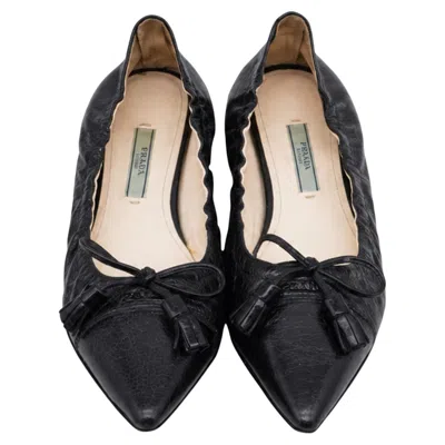 Pre-owned Prada Bow Pointed-toe Ballet Flats In Black Leather