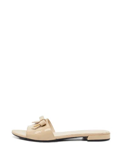 Pre-owned Prada Bow-detail Patent Leather Slide Sandals In Neutrals