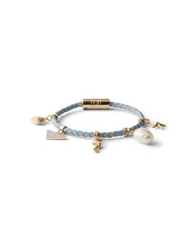 Prada Geflochtenes Armband Mit Anhänger Aus Nappaleder In Blue