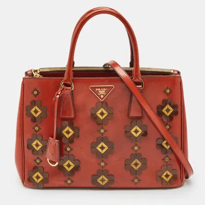 Pre-owned Prada Brick Red Patent Leather Medium Floral Applique Double Zip Tote