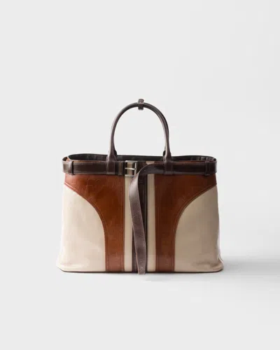 Prada Buckle Tasche Aus Antikisiertem Leder Mit Gürtel