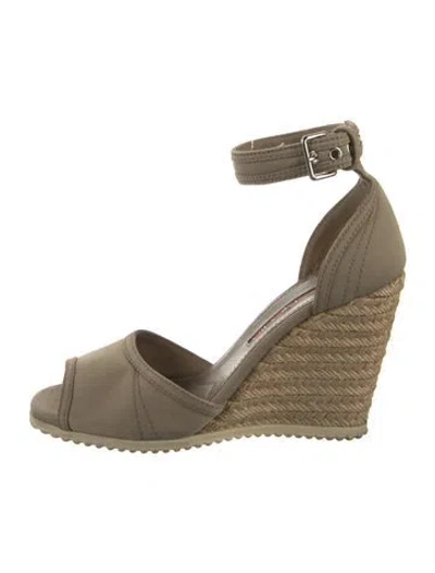 Pre-owned Prada Canvas D'orsay Pumps In Neutral