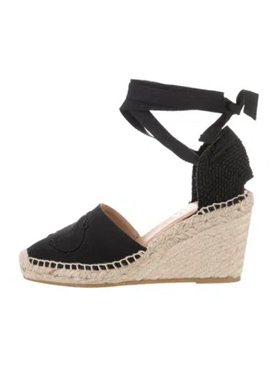 Pre-owned Prada Canvas Embroidered Accent Pumps In Black