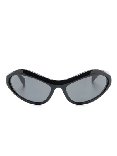 Prada Klassische Cat-eye-sonnenbrille In Schwarz