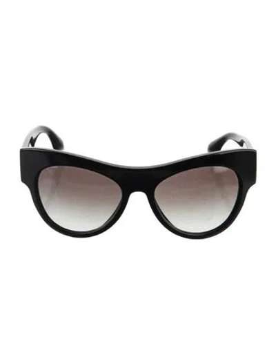 Pre-owned Prada Cat-eye Gradient Sunglasses In Black