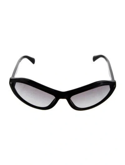 Pre-owned Prada Cat-eye Gradient Sunglasses In Black