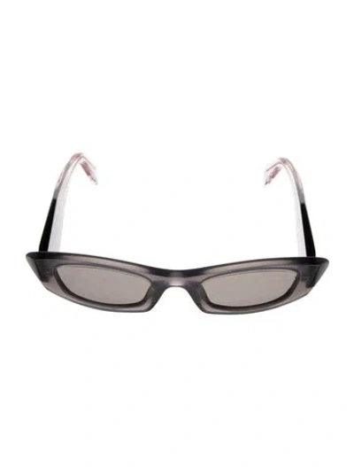 Pre-owned Prada Cat-eye Tinted Sunglasses