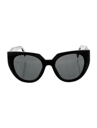 Pre-owned Prada Cat-eye Tinted Sunglasses In Black