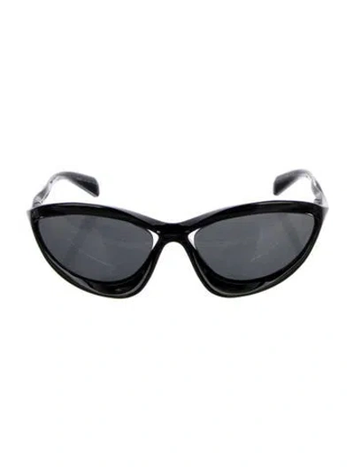 Pre-owned Prada Cat-eye Tinted Sunglasses In Black