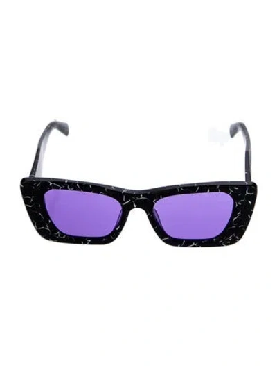 Pre-owned Prada Cat-eye Tinted Sunglasses In Black