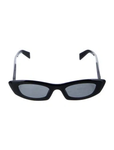 Pre-owned Prada Cat-eye Tinted Sunglasses In Black