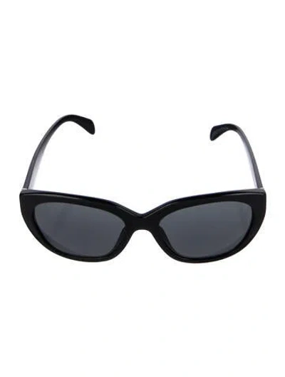 Pre-owned Prada Cat-eye Tinted Sunglasses In Black