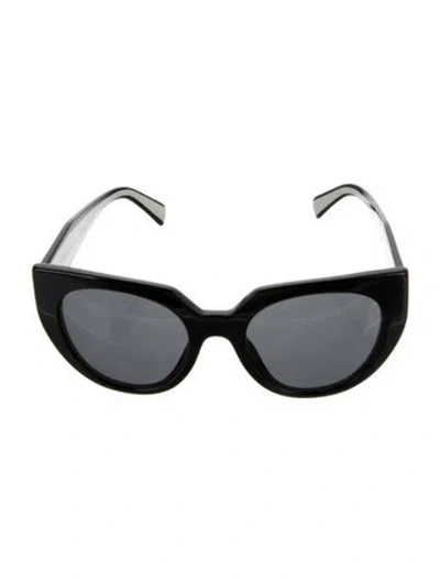 Pre-owned Prada Cat-eye Tinted Sunglasses In Black