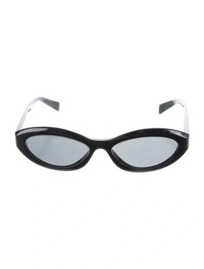 Pre-owned Prada Cat-eye Tinted Sunglasses In Black