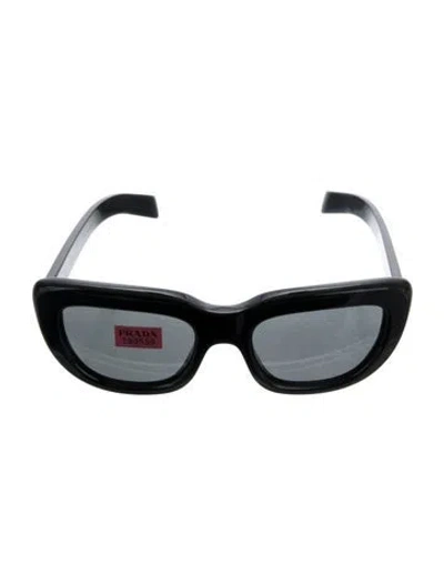 Pre-owned Prada Cat-eye Tinted Sunglasses In Black