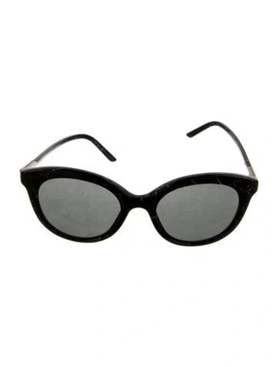 Pre-owned Prada Cat-eye Tinted Sunglasses In Black