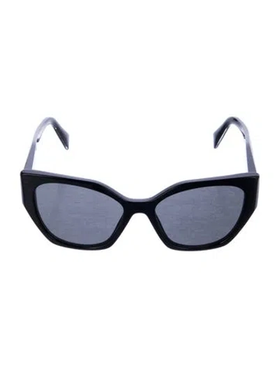 Pre-owned Prada Cat-eye Tinted Sunglasses In Black