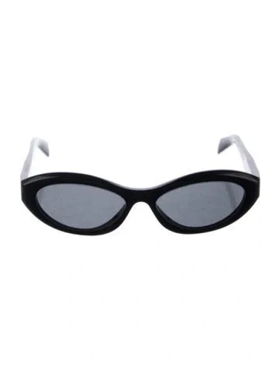Pre-owned Prada Cat-eye Tinted Sunglasses In Black