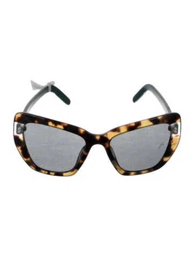 Pre-owned Prada Cat-eye Tinted Sunglasses In Brown