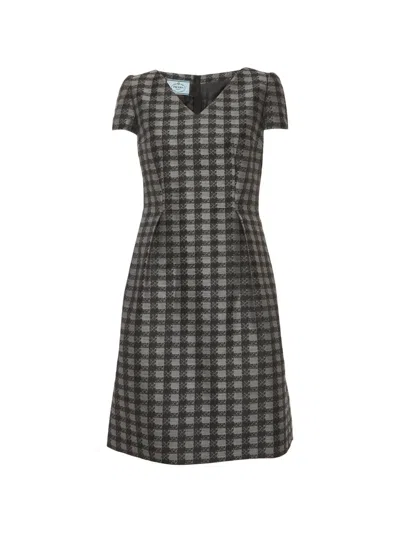 Pre-owned Prada Checked Short-sleeve Midi Dress In Black