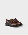 Prada Chocolate Loafer Aus Leder Mit Krokodilleder-print In Brown