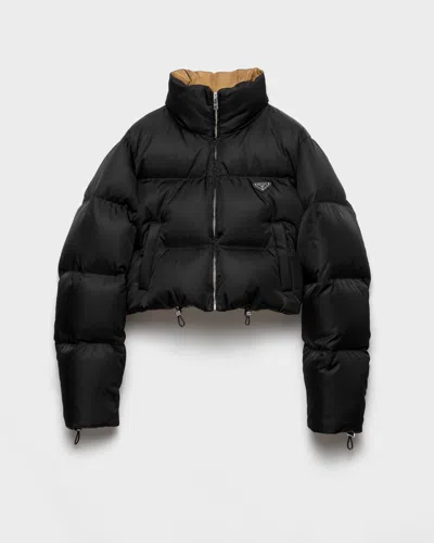 PRADA KURZE DAUNENJACKE AUS RE-NYLON