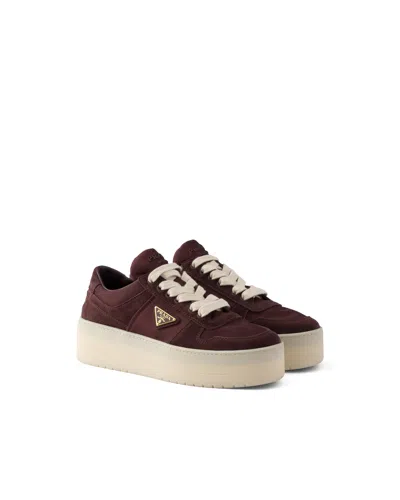 Prada Downtown Sneaker Aus Re-nylon Und Wildleder In Burgunderrot