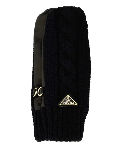 Prada Enamel-triangle Logo Gloves In Schwarz
