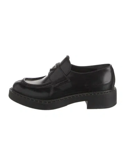Pre-owned Prada Enameled Metal Triangle Leather Loafer Sneakers In Black