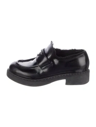 Pre-owned Prada Enameled Metal Triangle Leather Loafer Sneakers In Black