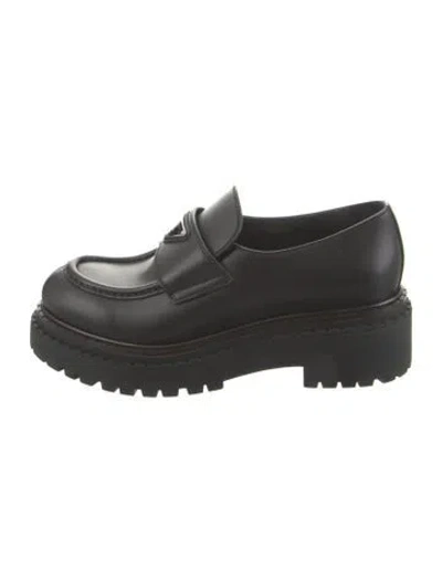 Pre-owned Prada Enameled Metal Triangle Leather Mary Jane Flats In Black