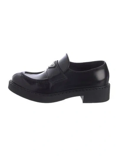 Pre-owned Prada Enameled Metal Triangle Leather Mary Jane Flats In Black
