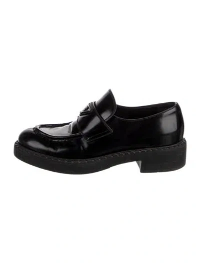 Pre-owned Prada Enameled Metal Triangle Leather Oxfords In Black