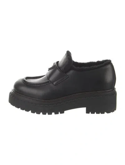 Pre-owned Prada Enameled Metal Triangle Leather Oxfords In Black