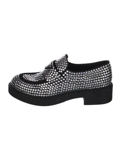 Pre-owned Prada Enameled Metal Triangle Leather Oxfords In Black