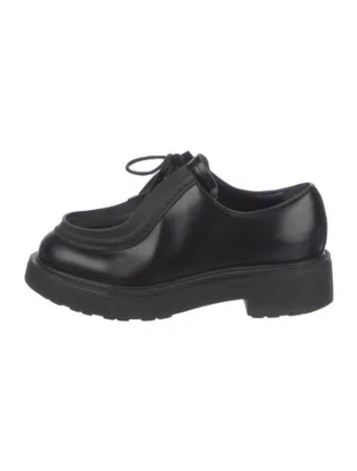 Pre-owned Prada Enameled Metal Triangle Leather Oxfords In Black