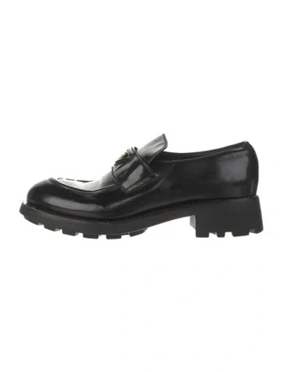 Pre-owned Prada Enameled Metal Triangle Leather Oxfords In Black