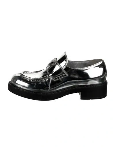 Pre-owned Prada Enameled Metal Triangle Leather Oxfords In Black