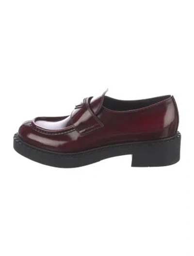 Pre-owned Prada Enameled Metal Triangle Leather Oxfords In Burgundy