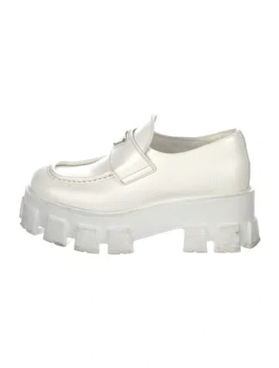 Pre-owned Prada Enameled Metal Triangle Leather Oxfords In White