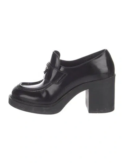 Pre-owned Prada Enameled Metal Triangle Leather Pumps In Black
