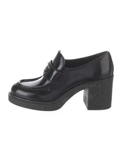 Pre-owned Prada Enameled Metal Triangle Leather Pumps In Black
