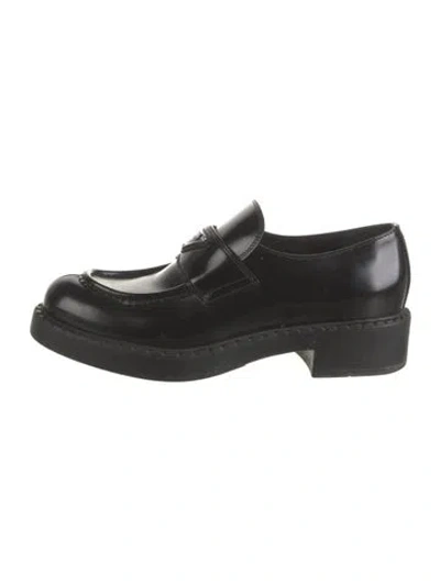 Pre-owned Prada Enameled Metal Triangle Leather Pumps In Black